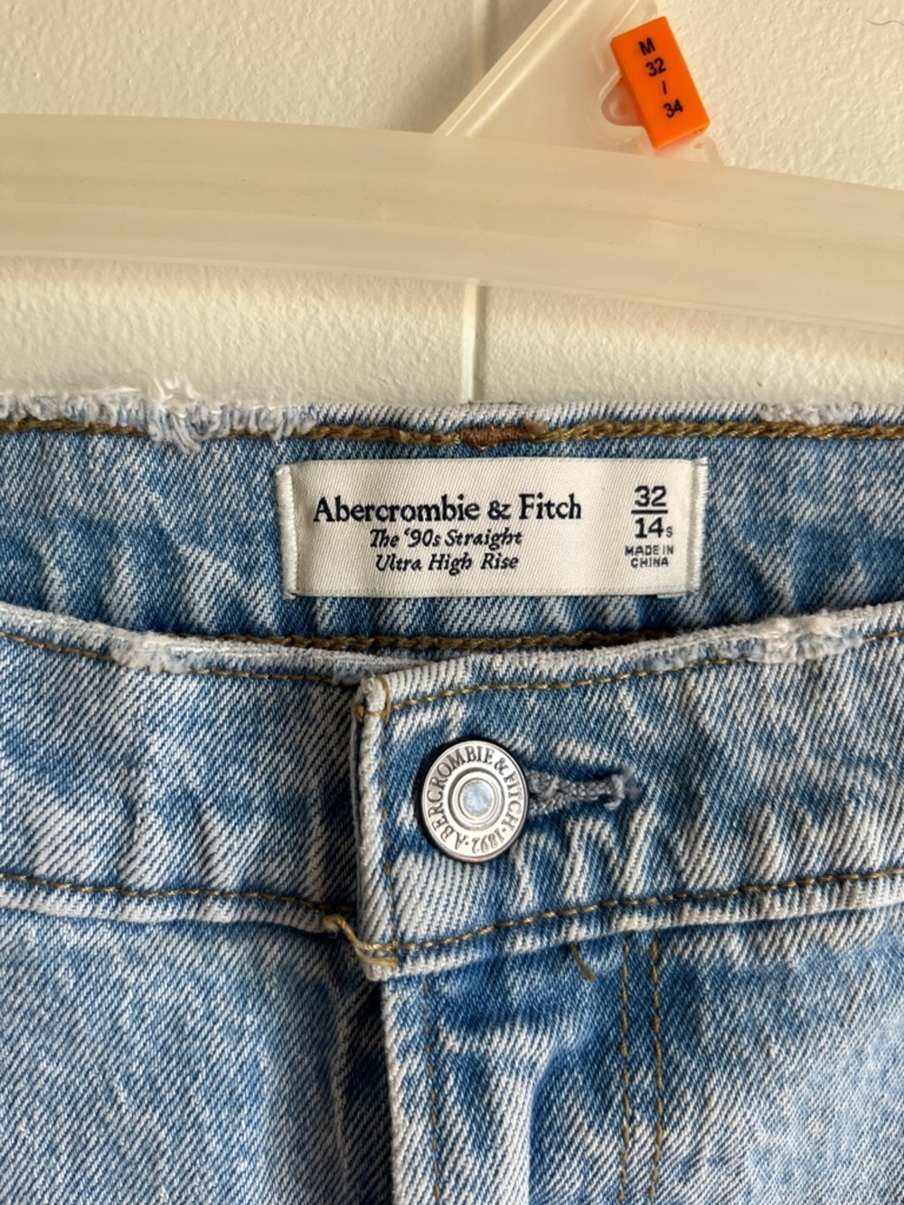 Abercrombie & Fitch Women's 90s Straight Ultra High-Rise Blue Jeans Sz 32/14 S - Picture 5 of 12